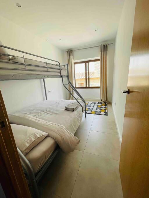 Attic Apartment In Old Town Дения Экстерьер фото