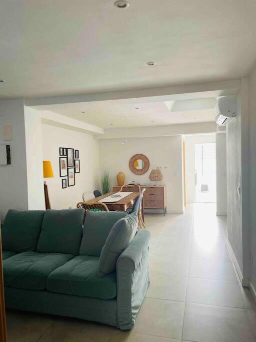 Attic Apartment In Old Town Дения Экстерьер фото